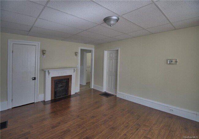 Building Photo - 83 Hudson St