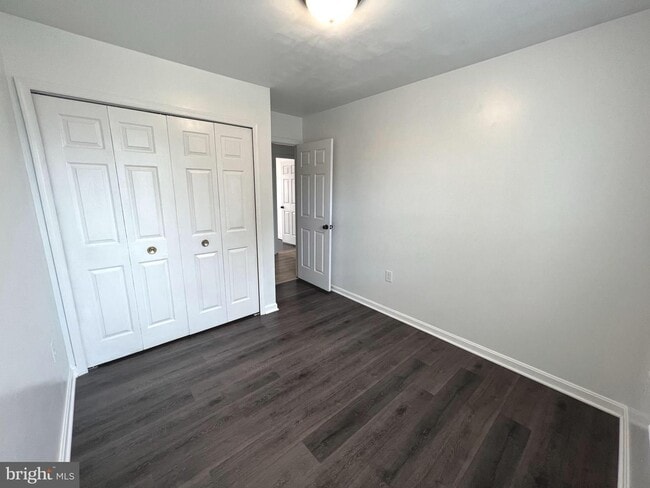 Building Photo - 513 Willow Ave