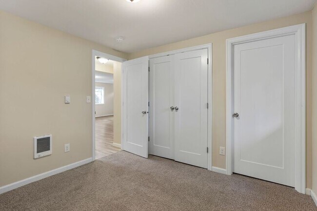 Building Photo - 4430 NE 78th Ave