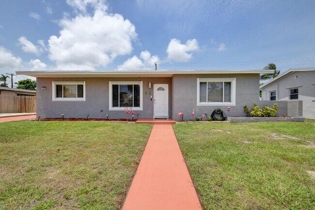 Primary Photo - 1415 Crest Dr