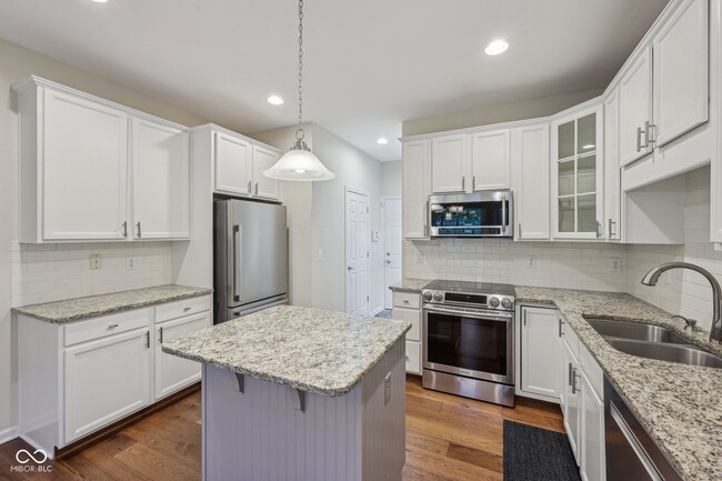 Building Photo - 15557 Bowie Dr
