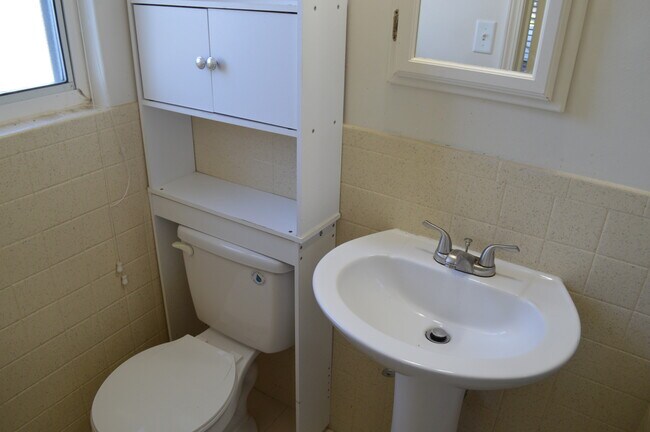 Bedroom 4 bathroom - 15290 Sunset Dr