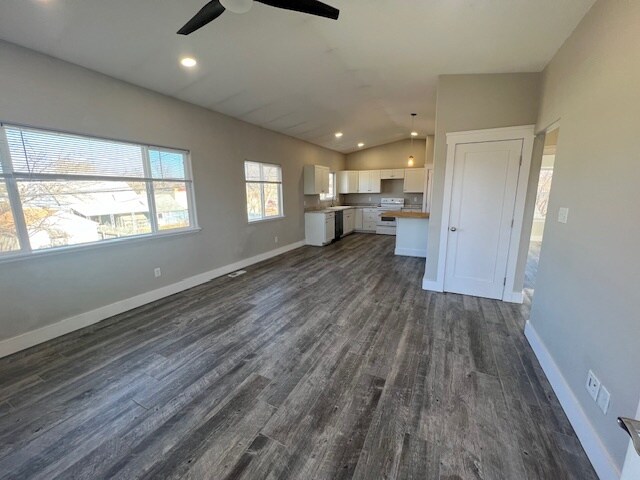 Building Photo - 1336 White Ave