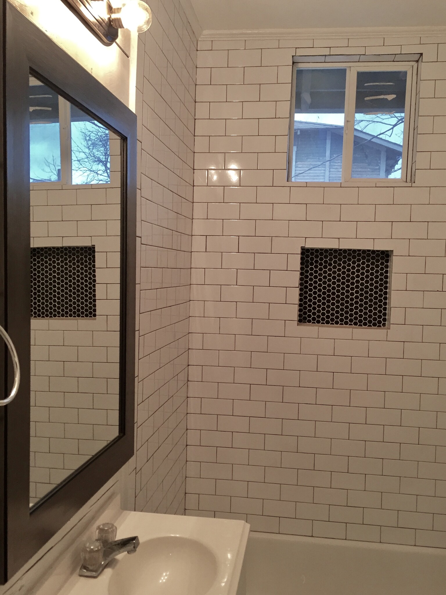 Bathroom with subway tile - 1133 W Lynwood Ave