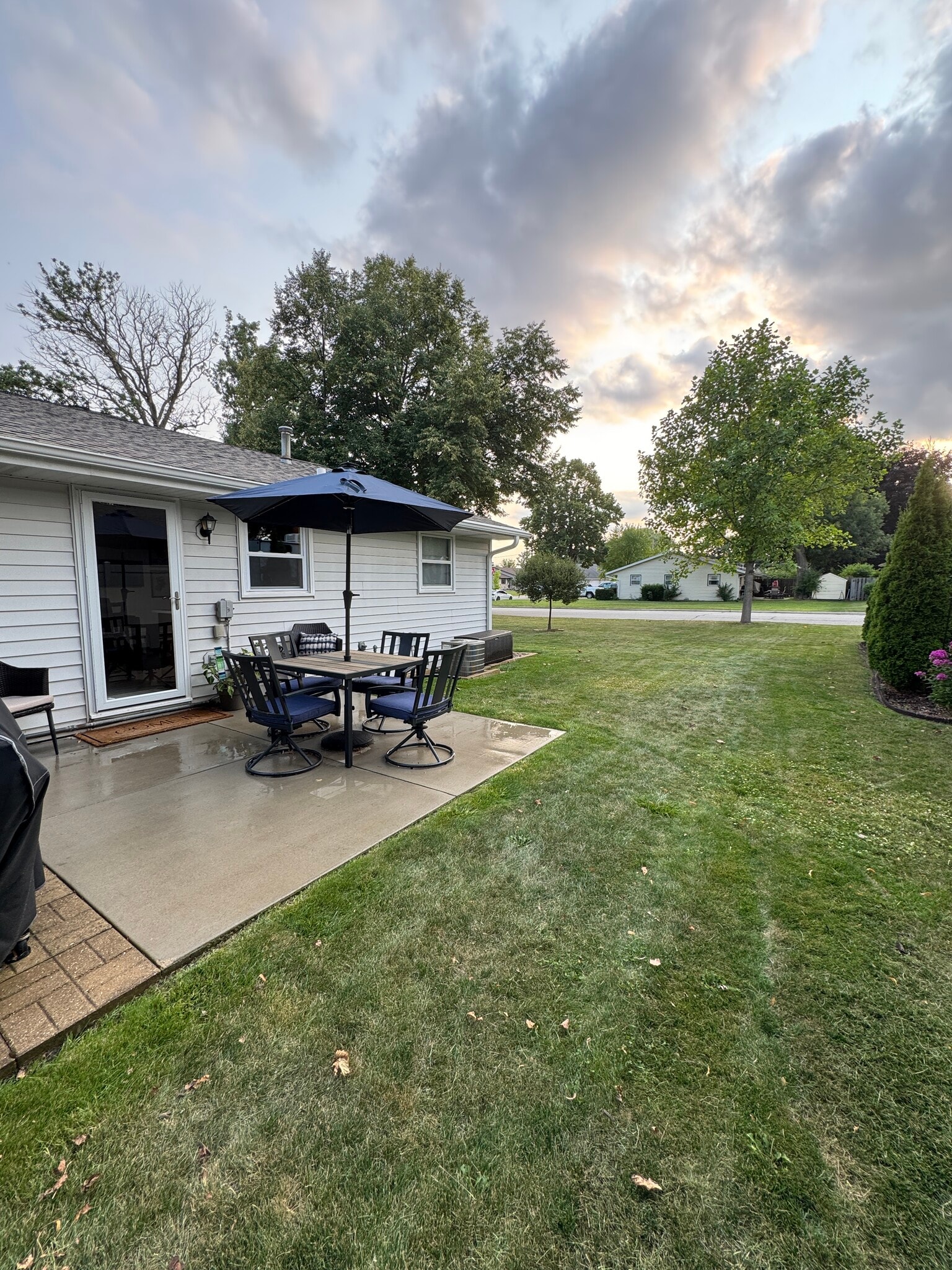Building Photo - 2955 Jauquet Dr