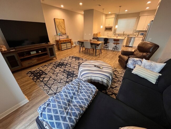 Building Photo - 2 Bed 2.5 Bath 1,423 Sq. Ft. Luxury Coastal Condo with Ocean View Deck