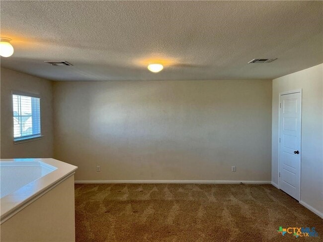 Building Photo - 533 Summersweet Rd