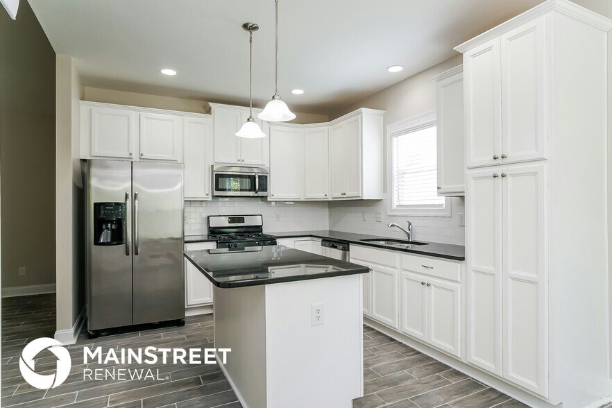 Building Photo - 110 Canterbury Dr