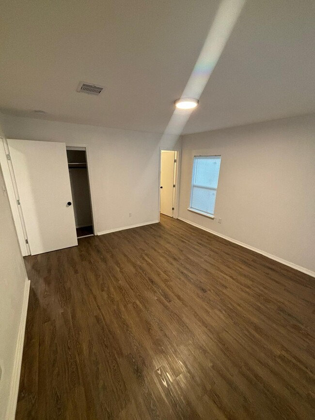 Front Bedroom Closet - 5110 Dumore Dr