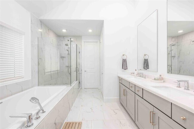 Building Photo - 2730 Dolce Oaks Dr