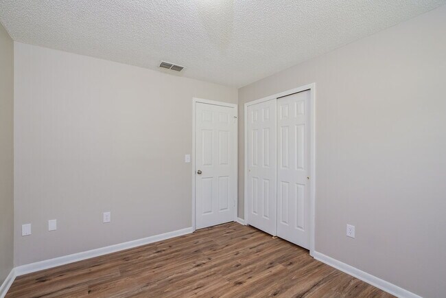 Building Photo - 936 Dora Ave