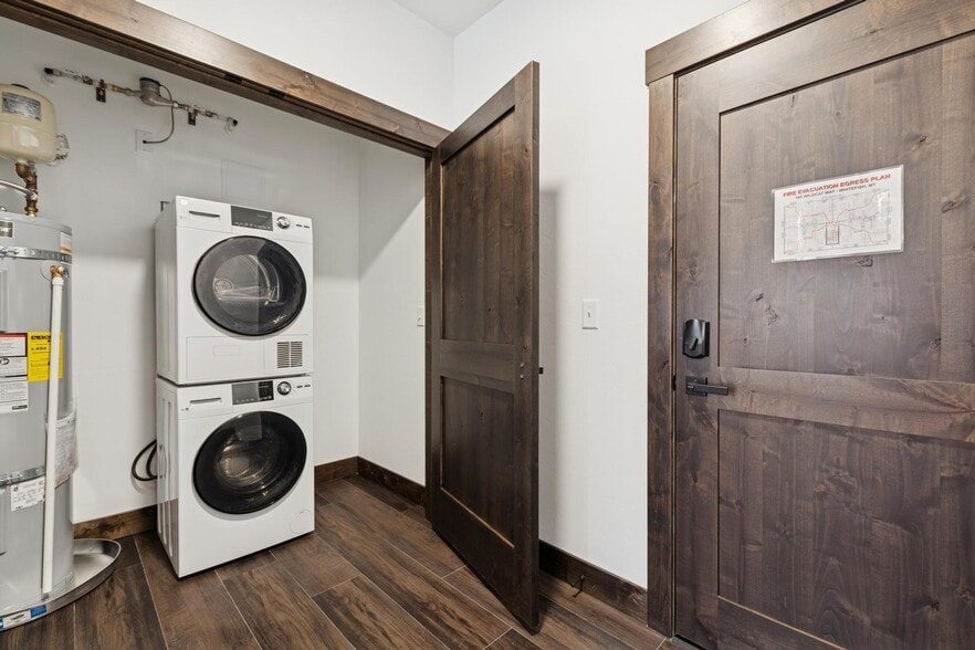 Building Photo - 1840 Baker Ave