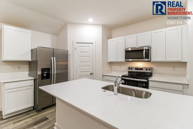Building Photo - 108 E Fredonia Ct