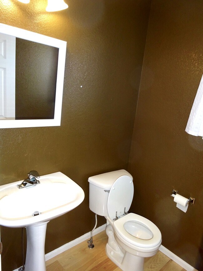Building Photo - Beautiful 4 Bedroom Home In Parker - Piner...