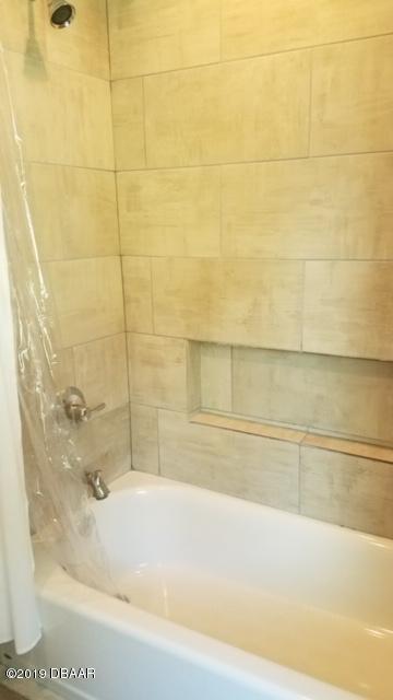 Building Photo - 652 Pelican Bay Dr