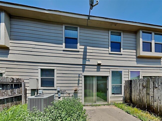 Building Photo - 16706 Grove Mesa Trail