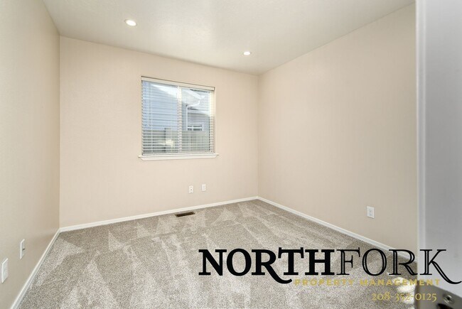 Building Photo - Your Next Nampa home Nestled Near Convenience and Near Country Outskirts