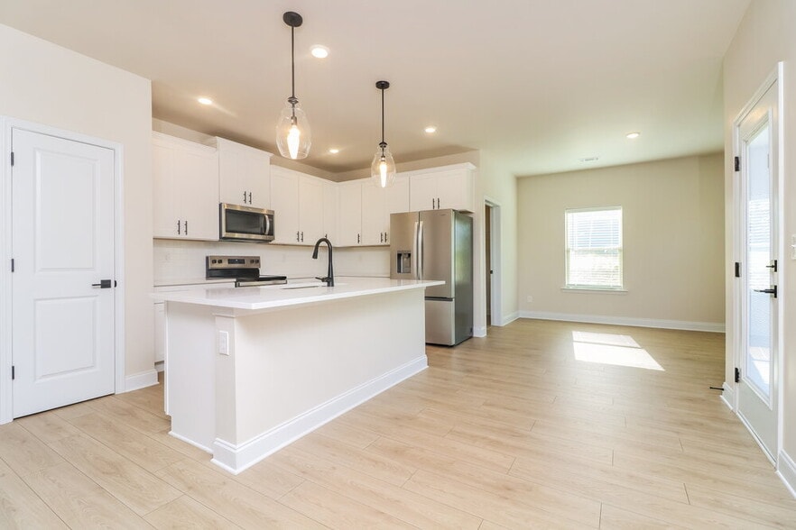 Building Photo - 259 Cantrell Dr