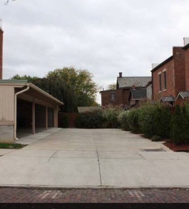 Building Photo - 742 S Front St