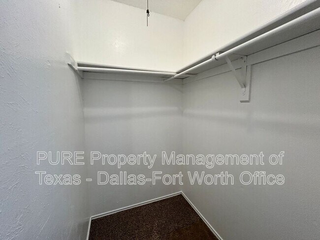 Building Photo - 4605 Menzer Rd
