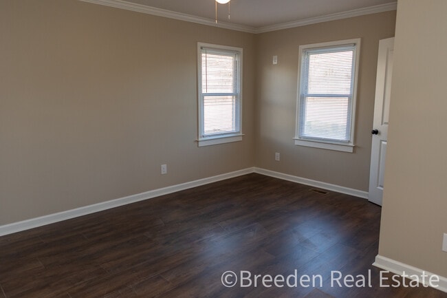 Building Photo - 212 NC-126