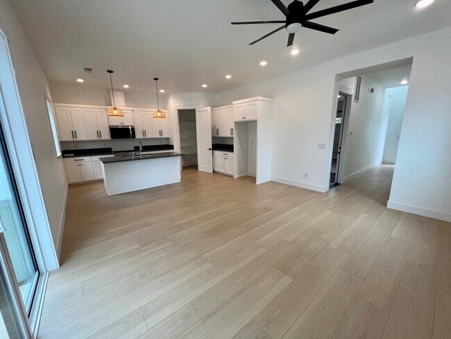 Building Photo - 206 Bogey Ln