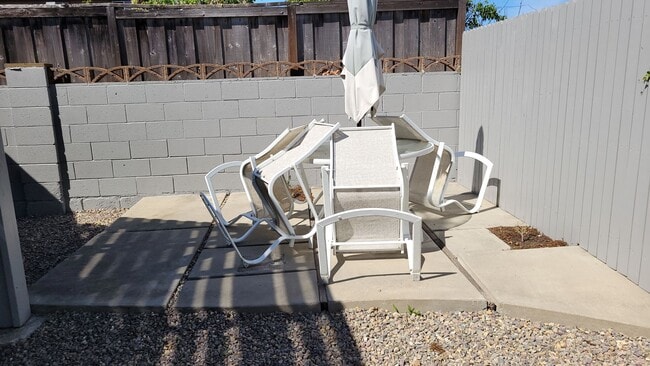 Building Photo - Beautiful University City Home