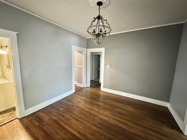 Building Photo - 664 Landis St