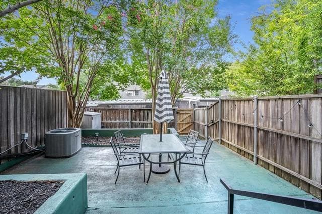 Building Photo - 7615 Woodthrush Dr