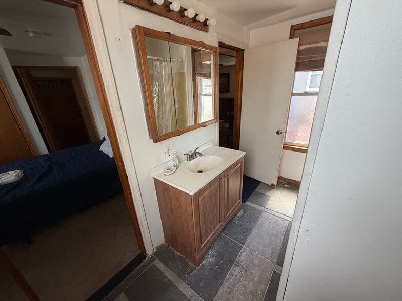 Building Photo - 18 S Marion Ave