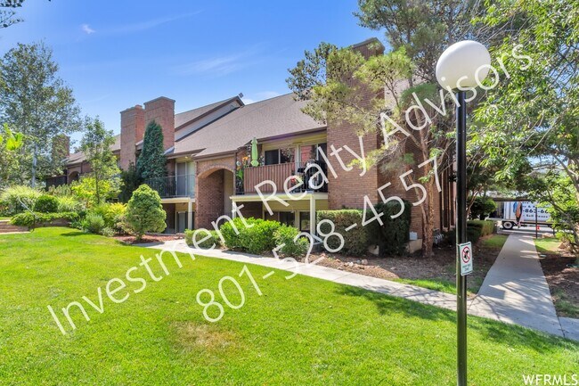 Building Photo - 8136 Cottonwood Hills Cir