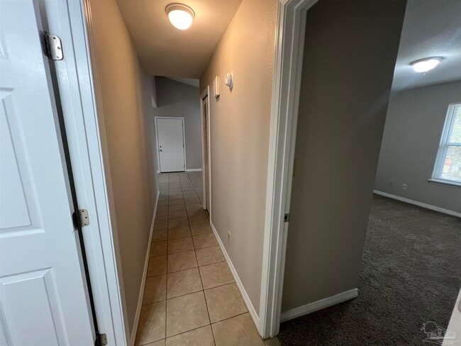 Building Photo - 9485 Sunnehanna Blvd