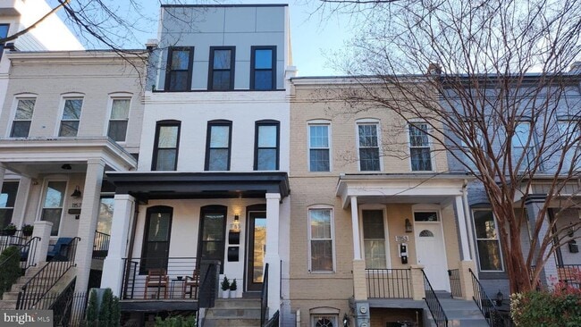 Building Photo - 1153 Neal St NE