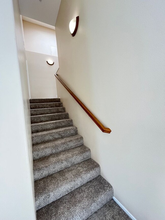 Building Photo - PICTURE PERFECT!  3 BR/3 BA END UNIT CONDO with DIRECT ACCESS 2 CAR GARAGE