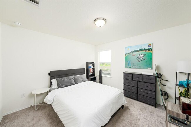 Building Photo - 7105 Gray Catbird Dr