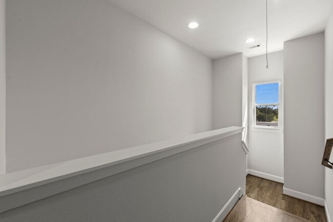 Building Photo - Modern Three-Story Home in Timbergrove Yards