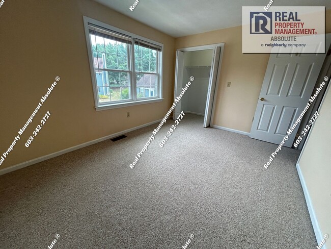 Building Photo - Renovated Townhome in Prime Location