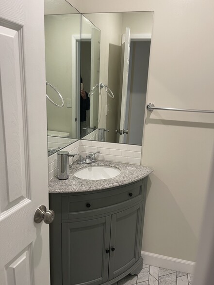 Building Photo - 3552 Sierra St