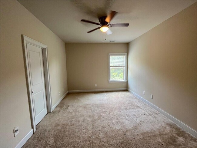 Building Photo - 184 Gray Trl
