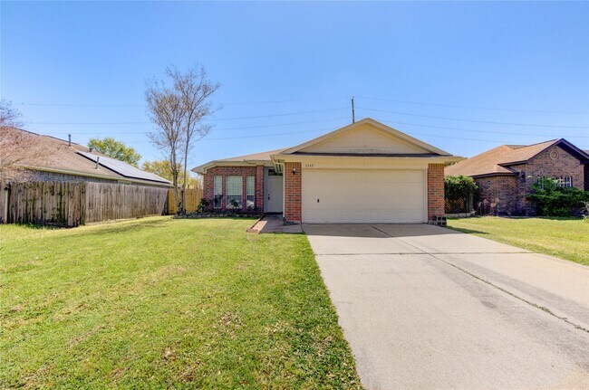 Building Photo - 5349 Pinewood Terrace
