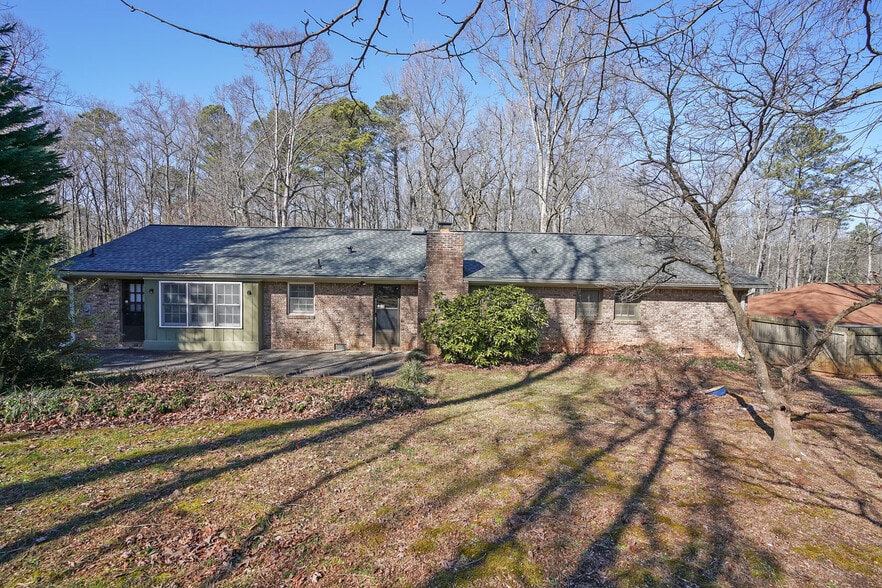 Building Photo - Room in House on Mountainbrooke Cir SW