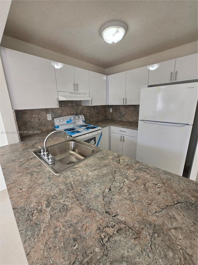 Building Photo - 14827 SW 80th St