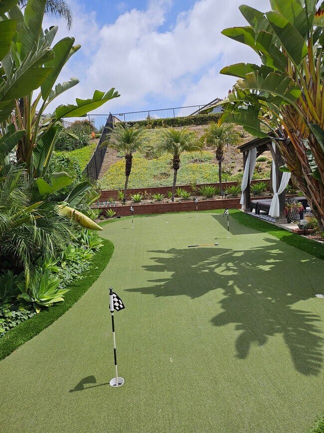 Building Photo - Pool Home 4 Bedroom