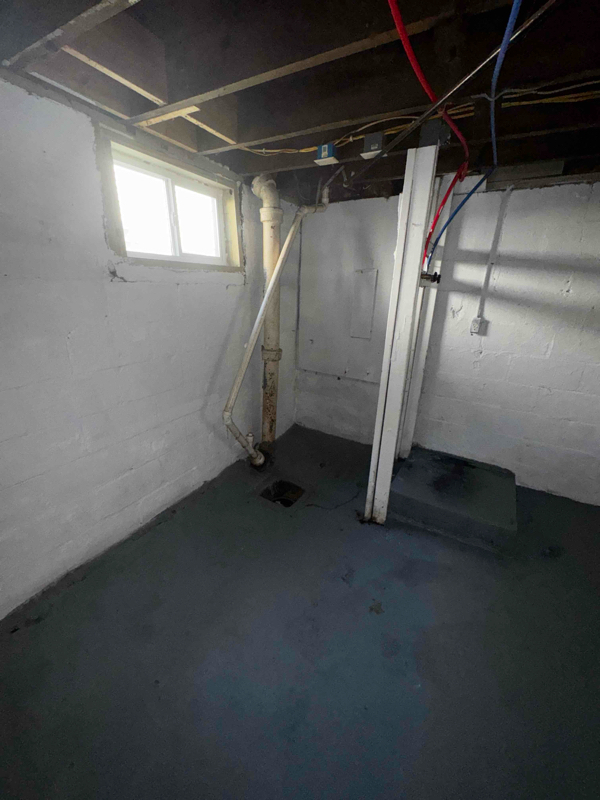 Building Photo - 419 Clyde St