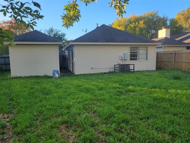 Building Photo - 15135 Kennedy Oaks St