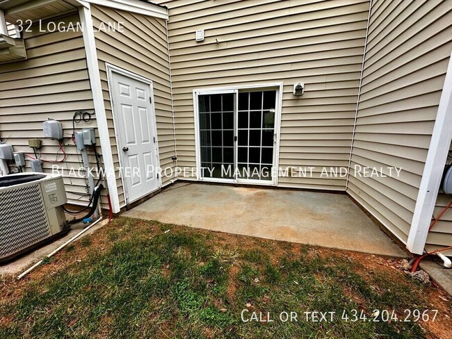 Building Photo - 2 Bedroom Townhome in Braxton Park!