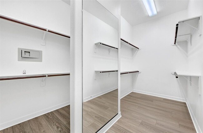 Building Photo - 27915 Genesis Manor Ln