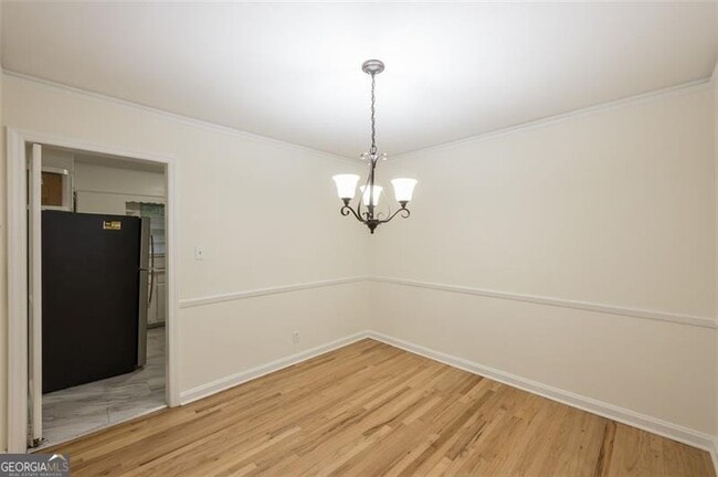Building Photo - 2293 Vistamont Dr