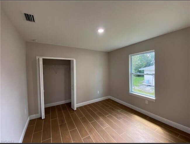 Building Photo - 117 Meadow Rd