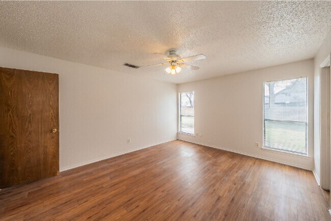 Building Photo - 6753 Spoonwood Ln